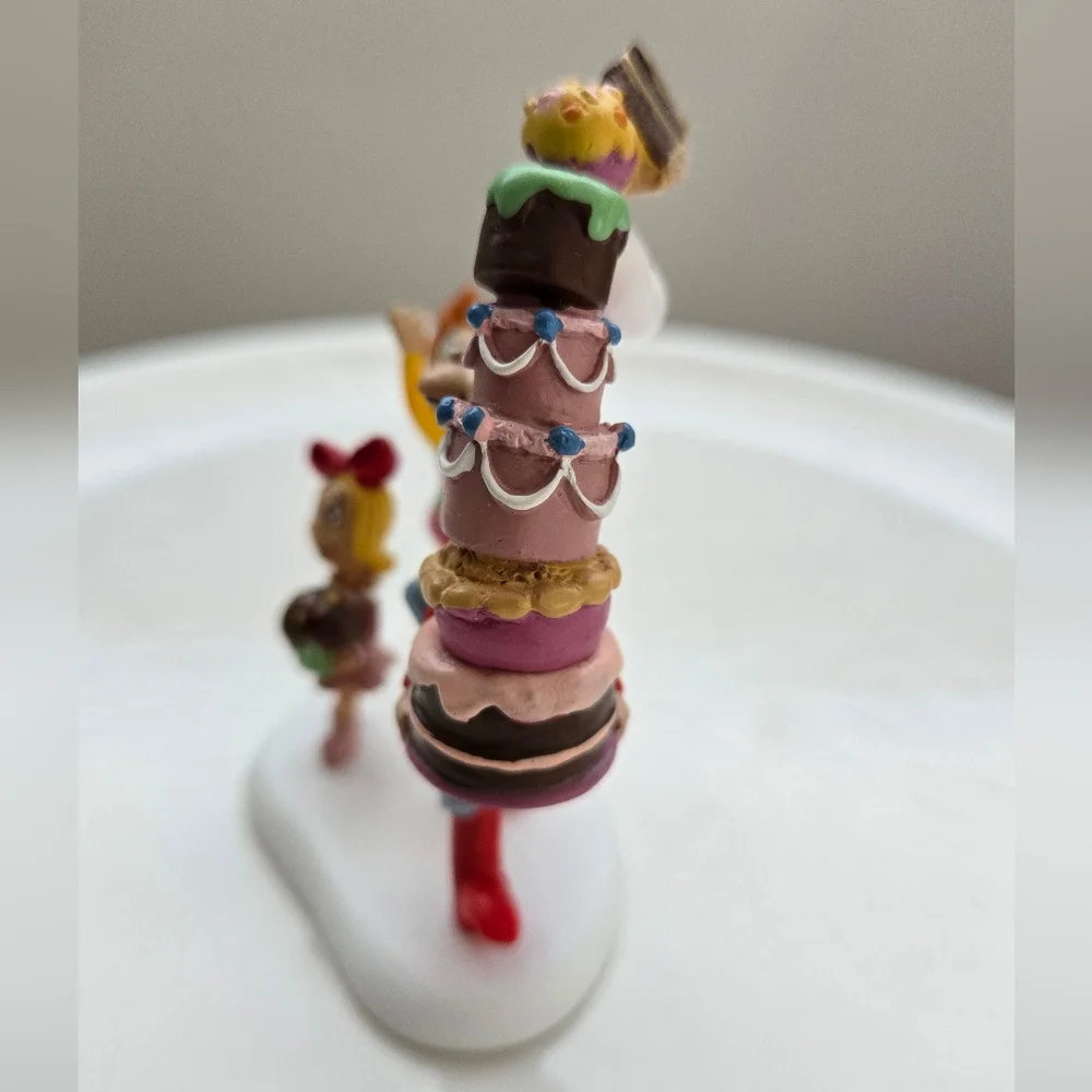 Department 56 - Grinch Who-Ville - Who's with Sweets - Picture 2 of 5